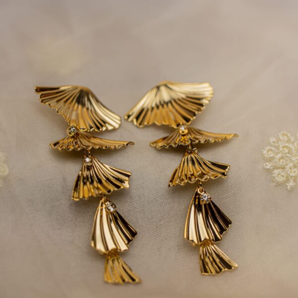 Gold Seashell Dangle